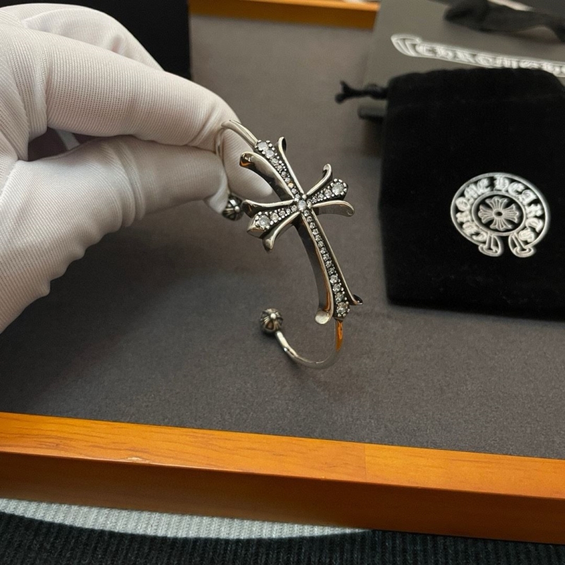 Ch*0me He**ts bracelets